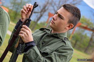 Заключителен етап от подготовката на учениците от клуб “Приятели на армията“ в район Казанлък на 61 СМБ