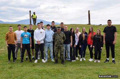 Заключителен етап от подготовката на учениците от клуб “Приятели на армията“ в район Казанлък на 61 СМБ