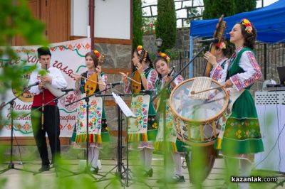 Фестивали, концерти и зрелищни събития през цялото лято очакват посетителите на Етнографски комплекс “Дамасцена“