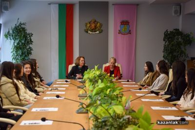 34 девойки влизат в съревнование за короната на Царица Роза 2026