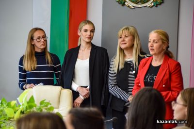 34 девойки влизат в съревнование за короната на Царица Роза 2026