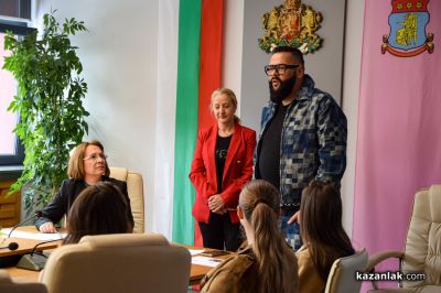 34 девойки влизат в съревнование за короната на Царица Роза 2026