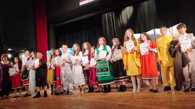 Театрално студио “Светът в детските длани“ при ОУ“ Мати Болгария“ взе участие в IV Национален фестивал „Театрални искри“