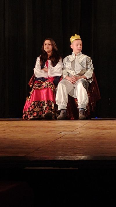 Театрално студио “Светът в детските длани“ при ОУ“ Мати Болгария“ взе участие в IV Национален фестивал „Театрални искри“