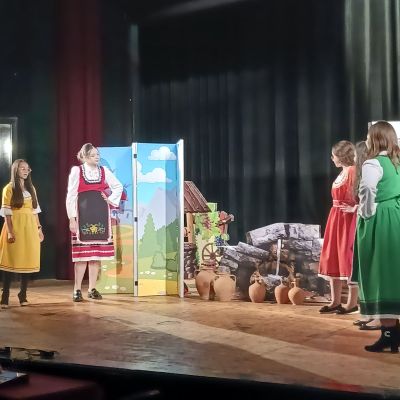 Театрално студио “Светът в детските длани“ при ОУ“ Мати Болгария“ взе участие в IV Национален фестивал „Театрални искри“