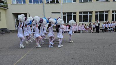 С пъстра и динамична програма бяха отбелязани пролетните празници в ОУ „Мати Болгария“