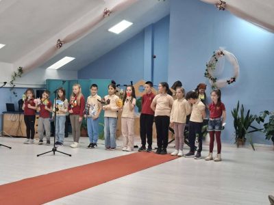 С пъстра и динамична програма бяха отбелязани пролетните празници в ОУ „Мати Болгария“