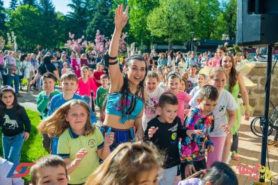 Първоюнски празник в края на април