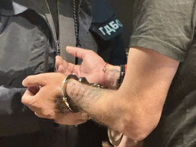 Агресия прати двама в ареста, заплашвали родителите си / Новини от Казанлък