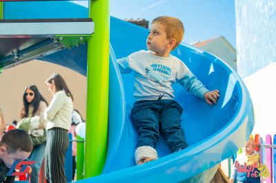 Първоюнски празник в края на април