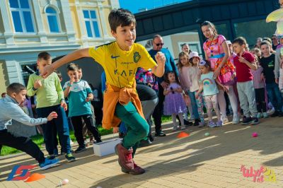 Първоюнски празник в края на април