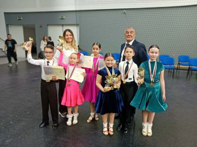 Нови успехи за клуб по спортни танци „Роза” / Новини от Казанлък