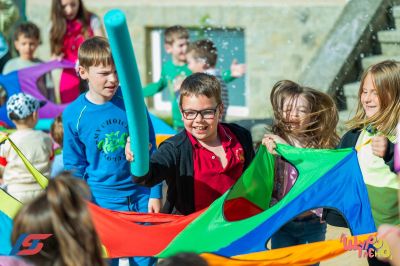 Първоюнски празник в края на април