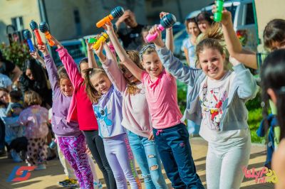 Първоюнски празник в края на април