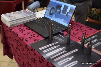 Нови хоризонти за гимназистите: ПГ „Иван Хаджиенов“ представи модерни специалности и силни партньорства