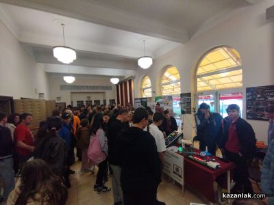 Нови хоризонти за гимназистите: ПГ „Иван Хаджиенов“ представи модерни специалности и силни партньорства