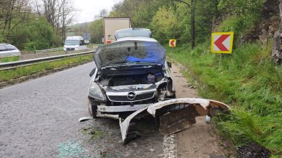 Лек автомобил катастрофира на пътя Казанлък-Стара Загора / Новини от Казанлък