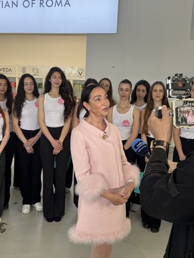 Кандидатките за короната на Царица Роза 2026 проведоха мотивационна среща с един от най-големите визионери в сферата на красотата 