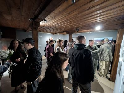 Творческата резиденция „Тлака“ оживя в изложбата „Следи“