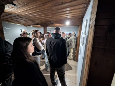 Творческата резиденция „Тлака“ оживя в изложбата „Следи“
