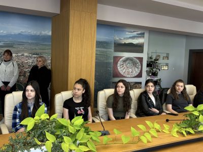 Казанлък почете паметта на Стефан Почеков с ученически конкурс 