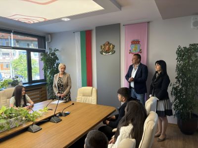 Казанлък почете паметта на Стефан Почеков с ученически конкурс 