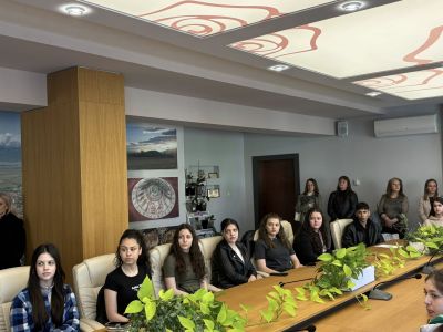Казанлък почете паметта на Стефан Почеков с ученически конкурс 