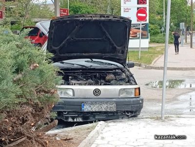 Кола се запали на бензиностанция в Казанлък