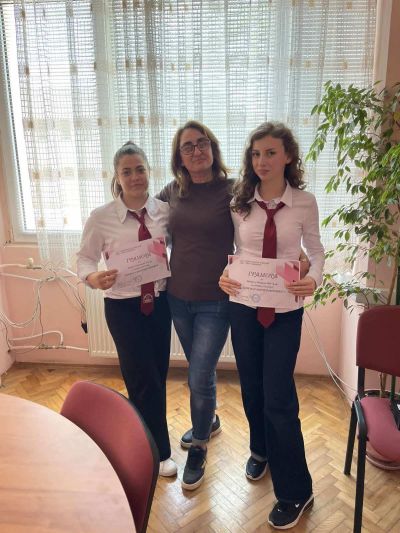 Учениците от ПГ „Иван Хаджиенов“ отново отбелязаха Деня на самоуправлението
