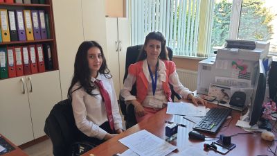 Учениците от ПГ „Иван Хаджиенов“ отново отбелязаха Деня на самоуправлението