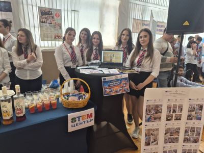 Панорама на професиите събра училищата в Казанлък 