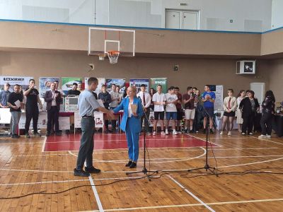 Панорама на професиите събра училищата в Казанлък 