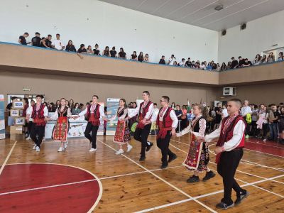 Панорама на професиите събра училищата в Казанлък 