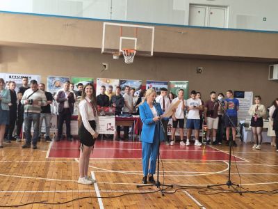 Панорама на професиите събра училищата в Казанлък 