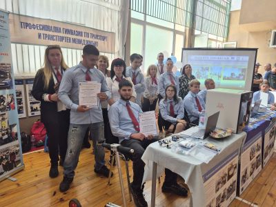 Панорама на професиите събра училищата в Казанлък 