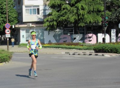 Състезатели на СК „Планинско бягане и туризъм - Казанлък“ с отлично представяне в маратон „Розова долина“