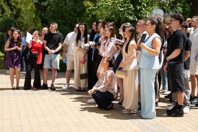 Випуск 2026 на ПГЛПТ чу последният си звънец в емоционално тържество