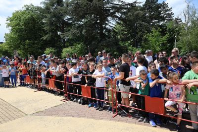Велопразник събра над 100 деца в казанлъшкия парк “Розариум“ / Новини от Казанлък