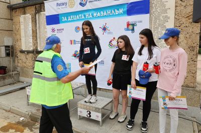 Велопразник събра над 100 деца в казанлъшкия парк “Розариум“