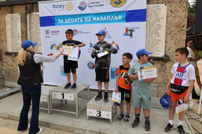 Велопразник събра над 100 деца в казанлъшкия парк “Розариум“