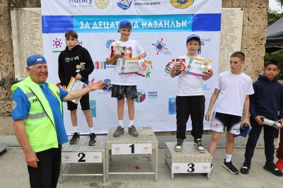 Велопразник събра над 100 деца в казанлъшкия парк “Розариум“