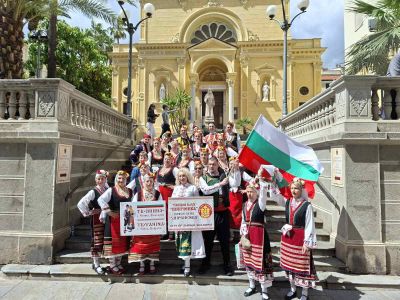 Магията на Розовата долина покори Лазурния бряг / Новини от Казанлък