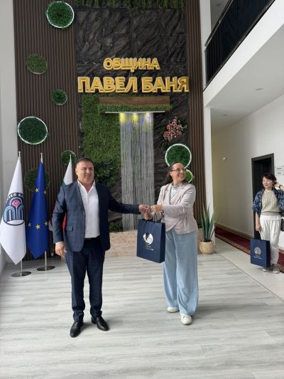 Японската Асоциация „Българска роза“ гостува в Павел баня