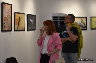 Изложби, история и изкуство привлякоха стотици с нощна разходка из музеите на Казанлък
