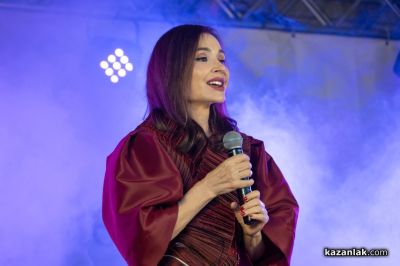 Празничният 24 май в Казанлък завърши с концерт на Ирина Флорин
