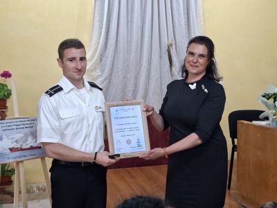 Енинци, казанлъчани, варненци и старозагорци посрещнаха к-н II ранг Радко Муевски и лейтенант Евгени Мичев