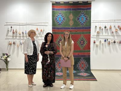 Творчество, духовност и културен обмен в изложба на Ивайла Живкова Рошак в Казанлък 