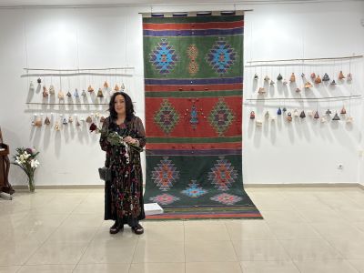 Творчество, духовност и културен обмен в изложба на Ивайла Живкова Рошак в Казанлък  / Новини от Казанлък