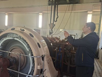 Енинци, казанлъчани, варненци и старозагорци посрещнаха к-н II ранг Радко Муевски и лейтенант Евгени Мичев