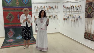 Творчество, духовност и културен обмен в изложба на Ивайла Живкова Рошак в Казанлък 